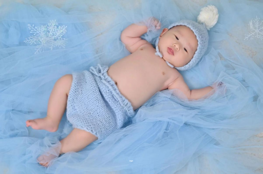 肥城宝宝吐奶黄色